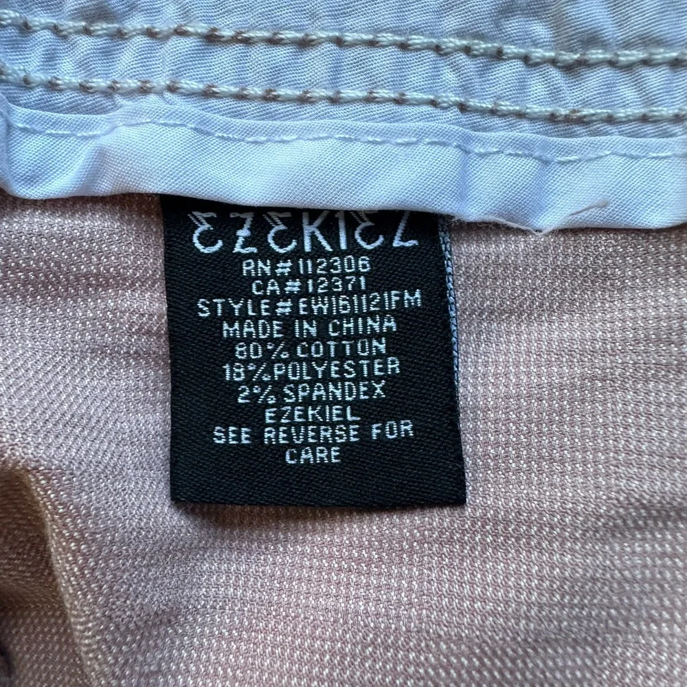 Ezekiel Men's Flat front Chino Shorts maroon to soft red color vacation